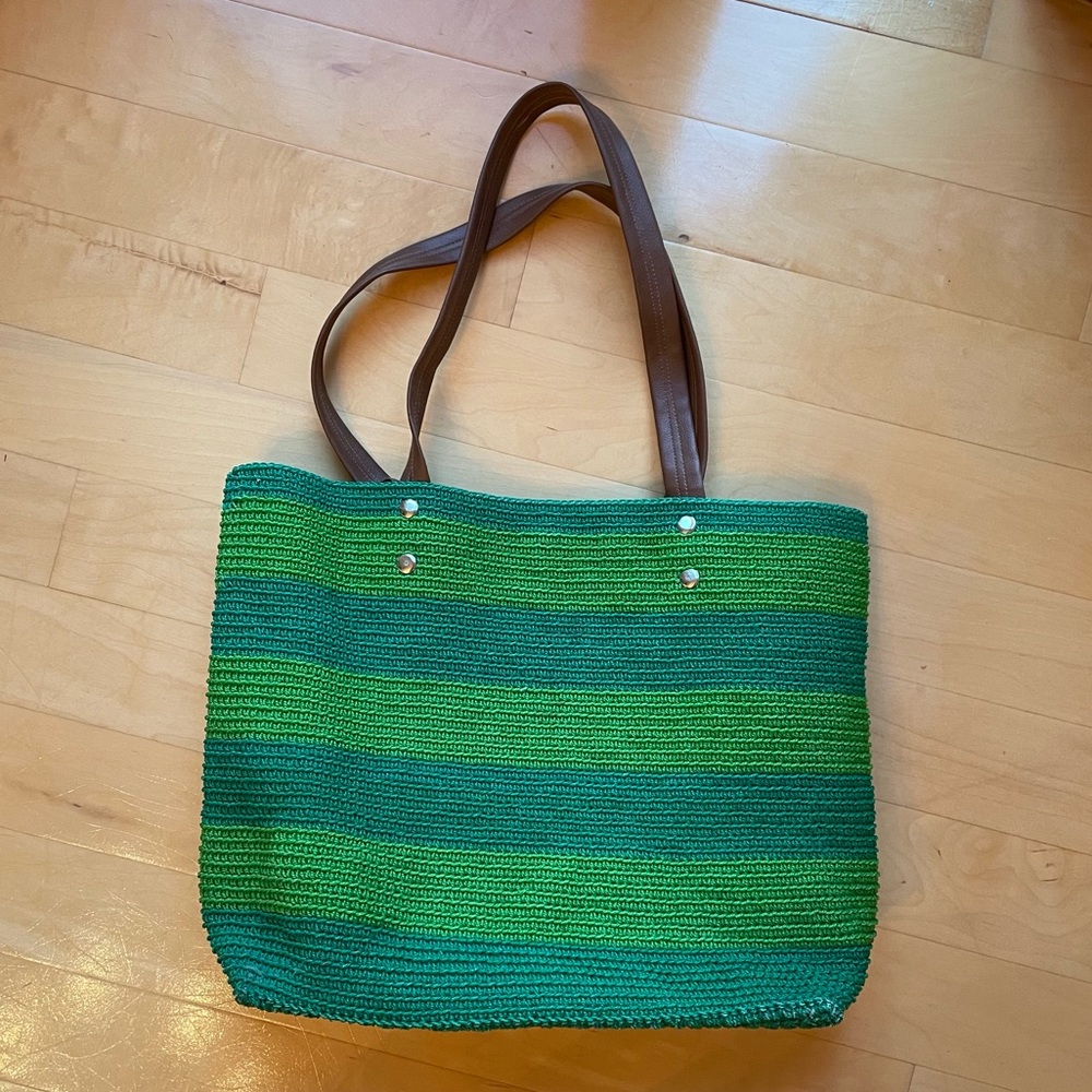 Striped Green Tote Bag with Zipped Interior Pocket & Magnetic Closure